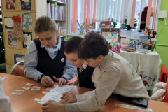 Кто знает АЗ и БУКИ, тому и книги в руки