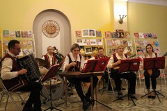 Ко Дню женщин