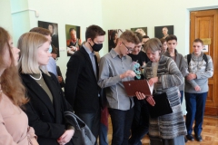 Вокруг Достоевского