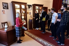 За радком біяграфіі…