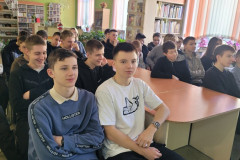 Как на Масляной неделе блины в библиотеке ели…