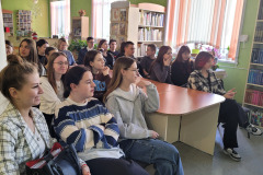 Как на Масляной неделе блины в библиотеке ели…