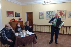 «Метаморфозы» собирают друзей