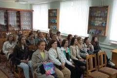Учащиеся колледжа искусств в Славянской библиотеке