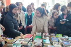 Учащиеся колледжа искусств в Славянской библиотеке