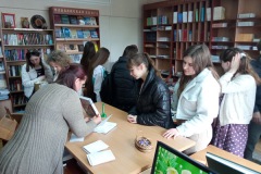 Учащиеся колледжа искусств в Славянской библиотеке