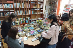 Студенты-медики в Славянской библиотеке