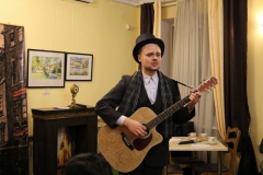 савостин с гитарой