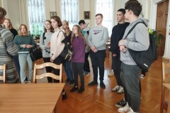 Начни учебный год с экскурсии в библиотеку!