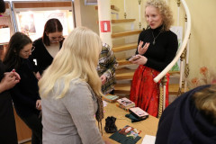 Весна – и гул, и блеск, и аромат…