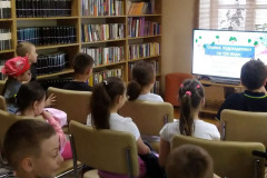 Каникулы с пользой в областной библиотеке