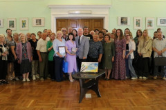 «В ярких красках лета» в областной библиотеке