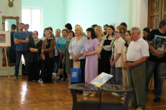 «В ярких красках лета» в областной библиотеке